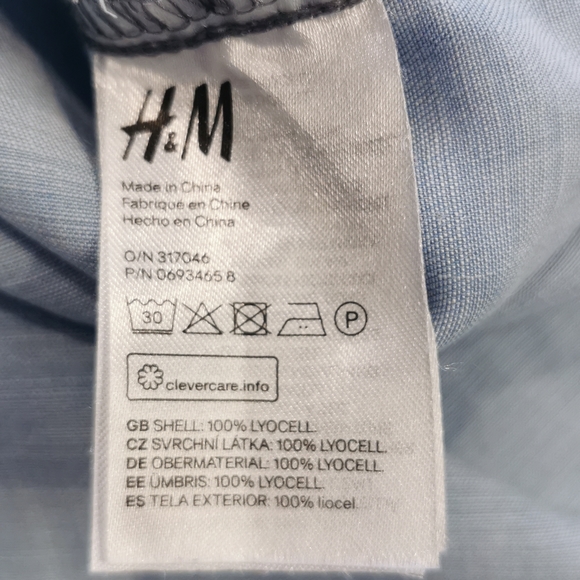 👠 H&M Button Down Top, Size M - Picture 10 of 10